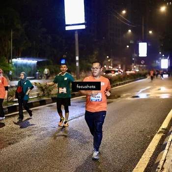 Runner Photo 7801115