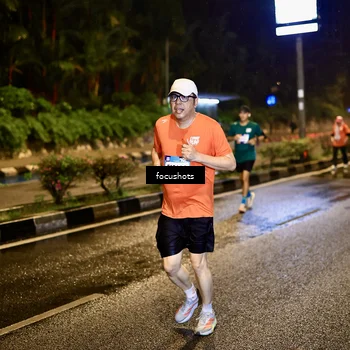 Runner Photo 7801133