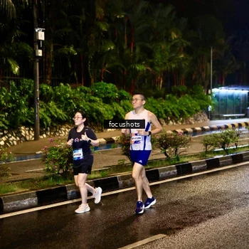 Runner Photo 7801136