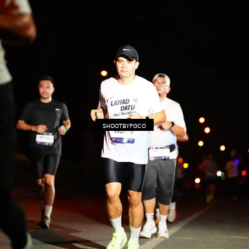 Runner Photo 7801227