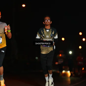 Runner Photo 7801232