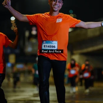 Runner Photo 7801235
