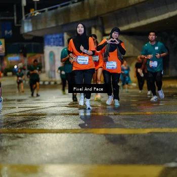 Runner Photo 7801245