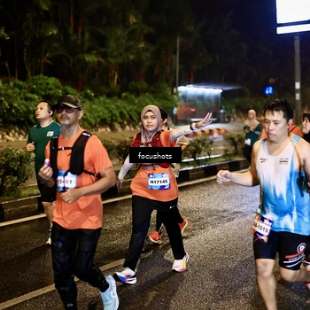 Runner Photo 7801358