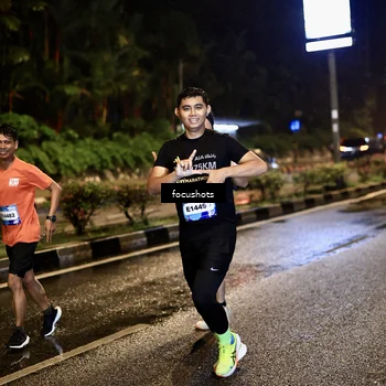 Runner Photo 7801459