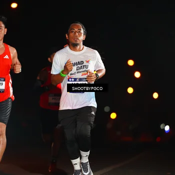 Runner Photo 7801596