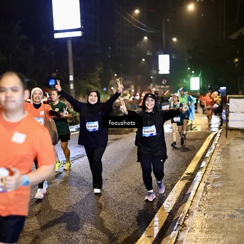 Runner Photo 7801759