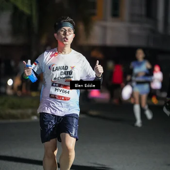 Runner Photo 7801765