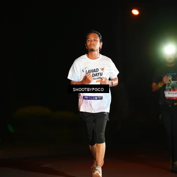 Runner Photo 7801912