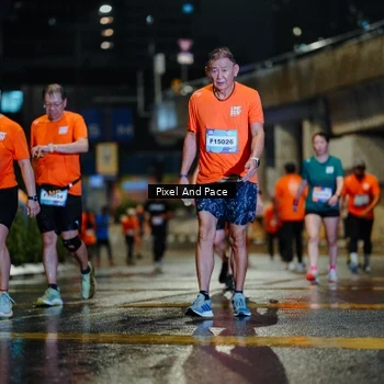 Runner Photo 7802005