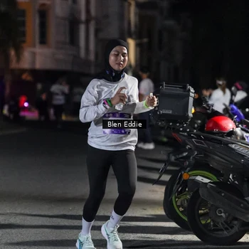 Runner Photo 7802068