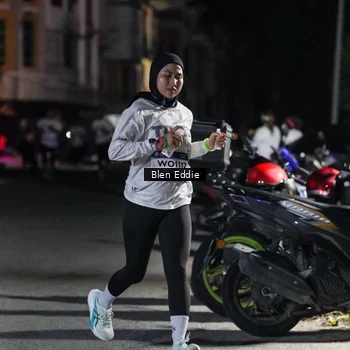 Runner Photo 7802070