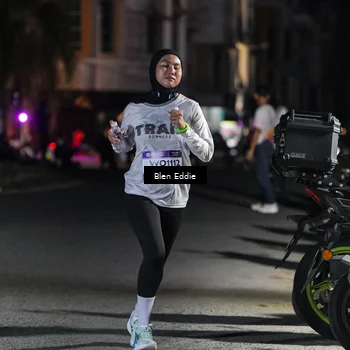 Runner Photo 7802075