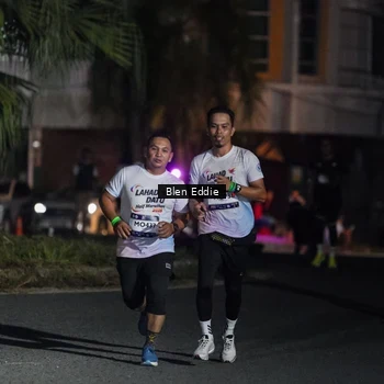 Runner Photo 7802083