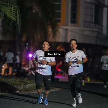Runner Photo 7802084