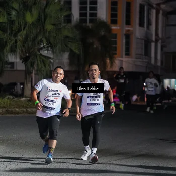 Runner Photo 7802098