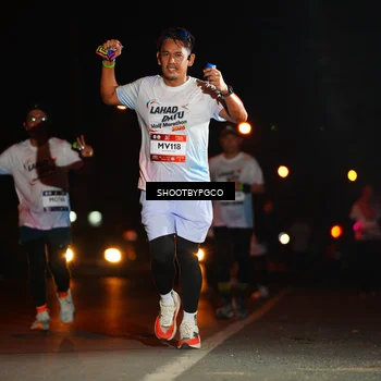 Runner Photo 7802100