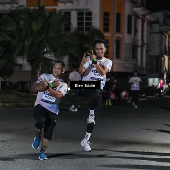 Runner Photo 7802105