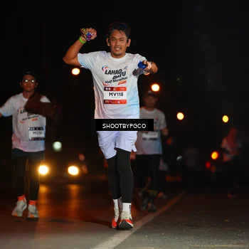 Runner Photo 7802109