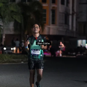 Runner Photo 7802258