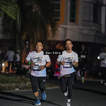 Runner Photo 7802264
