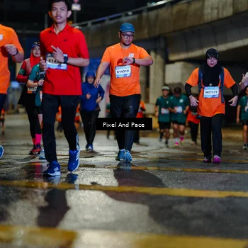Runner Photo 7802292