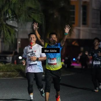 Runner Photo 7802405