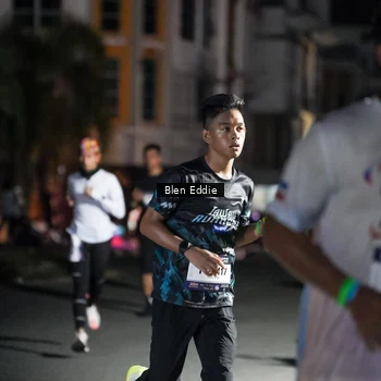 Runner Photo 7802438
