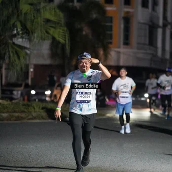 Runner Photo 7802637