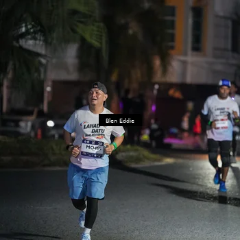 Runner Photo 7802659