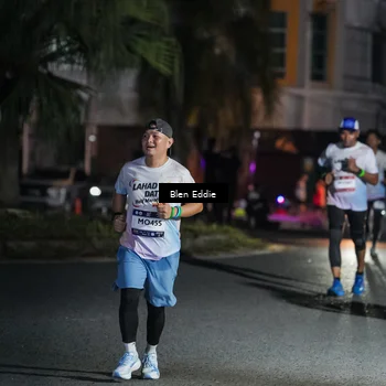 Runner Photo 7802679