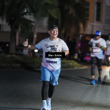 Runner Photo 7802682