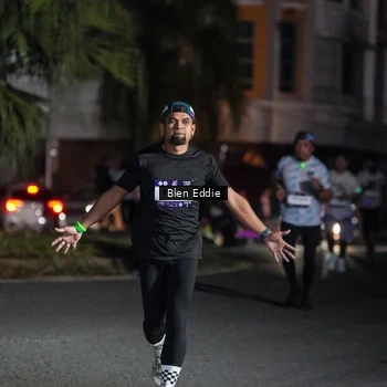 Runner Photo 7802689