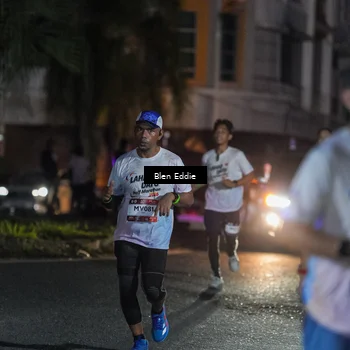 Runner Photo 7802699