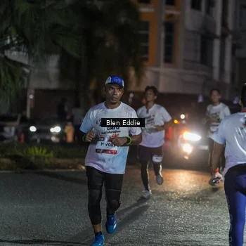 Runner Photo 7802722