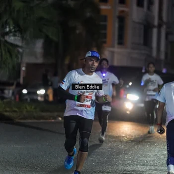 Runner Photo 7802728