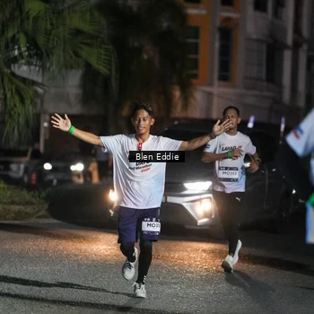 Runner Photo 7802737