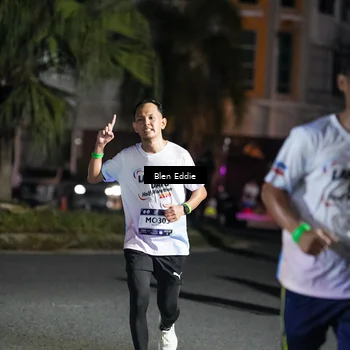 Runner Photo 7802745