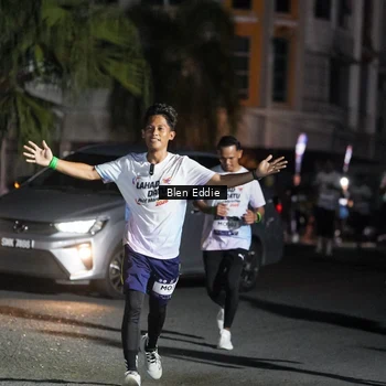 Runner Photo 7802758