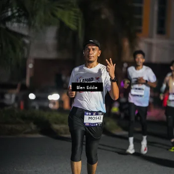 Runner Photo 7802796