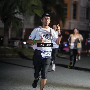 Runner Photo 7802809