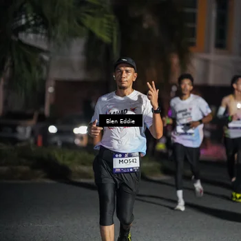 Runner Photo 7802816