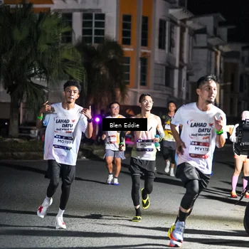 Runner Photo 7802838