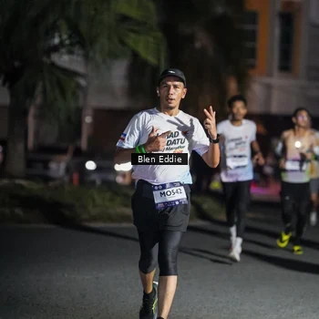 Runner Photo 7802862