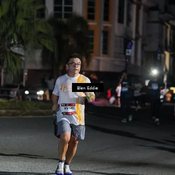 Runner Photo 7802864