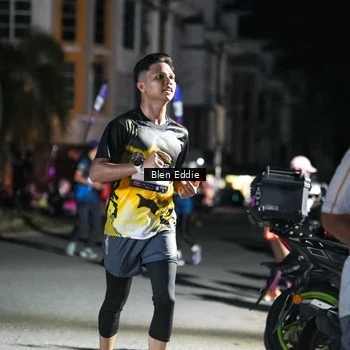 Runner Photo 7802874