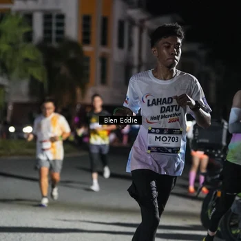 Runner Photo 7802885