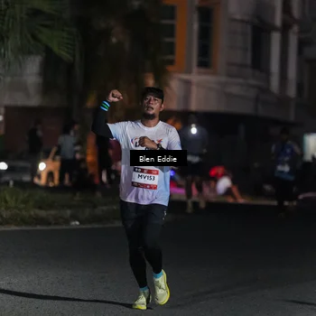 Runner Photo 7802994