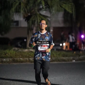 Runner Photo 7803105