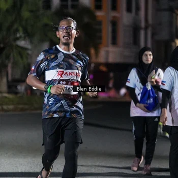 Runner Photo 7803136